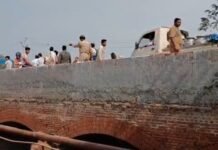 नाले में अज्ञात युवक का शब्द मिलने से क्षेत्र में फैली सनसनी,पुलिस शिनाख्त करने में जुटी