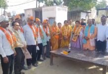 पंडित दीनदयाल उपाध्याय की जयंलालती के अवसर पर नगर पालिका अध्यक्ष श्वेता चौधरी ने गांव चलो अभियान के तहत परसारा गांव में किया जनसंपर्क