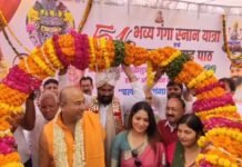 सिकंदराराऊ से 100 बसों में रवाना हुए हज़ारों श्रद्धालू,51 वी भव्य गंगा स्नान यात्रा का हुआ शुभारंभ