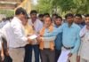 संविदा पर काम कर रहे ग्राम रोजगार सेवकों ने विभिन्न मांगों को लेकर मुख्यमंत्री के नाम सौंपा ज्ञापन