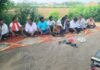 सड़क औऱ बिजली की समस्याओं को लेकर भाकियू टिकैत का अनिश्चितकालीन धरना हुआ शुरू,किसानों में रोष