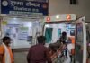 अज्ञात वाहन ने दो कावड़ियों को मारी टक्कर, अस्पताल में उपचार जारी