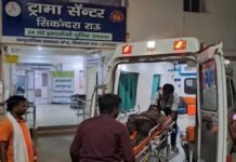 अज्ञात वाहन ने दो कावड़ियों को मारी टक्कर, अस्पताल में उपचार जारी