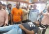 पुरानी रंजिश और खेत में पानी छोड़ने को लेकर गांव के लोगों ने पति पत्नी से की मारपीट, पुलिस मामले की जांच में जुटी