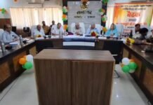 कलेक्ट्रेट सभागार में पिछड़ा वर्ग के अध्यक्ष न्यायमूर्ति राम औंतार सिंह की अध्यक्षता में बैठक हुई अयोजित, स्थानीय एवं ग्रामीण निकायों में ओबीसी आरक्षण और प्रतिनिधित्व पर हुई चर्चा