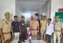 सादाबाद पुलिस ने 4 जुआरियों को किया गिरफ्तार, कब्जे से 850 रुपए नगद व ताश की गड्डी बरामद