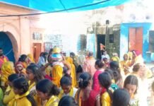 सासनी में कलश यात्रा के साथ श्रीमद्भागवत कथा का हुआ शुभारंभ