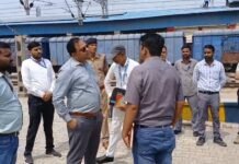 उत्तर-मध्य रेलवे के डीजीएम अतुल मिश्रा ने हाथरस किला रेलवे स्टेशन का किया निरीक्षण