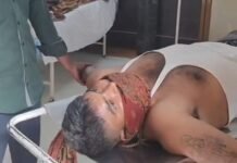 सासनी के गांव सहजपुरा में कुत्ते के काटने के बाद युवक लगा गुर्राने, परिजनों ने अस्पताल में कराया भर्ती
