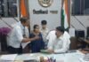 माता-पिता को खो चुके शिवम-दीप्ति की मदद को आगे आए डीएम सत्य प्रकाश पटेल, आर्थिक सहायता से शिक्षा तक की पहल…