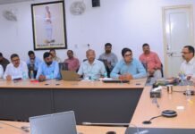 मान्यता प्राप्त पत्रकारों और उनके परिजनों को मिलेगी कैशलेस इलाज की सुविधा एंकर: