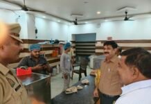 हाथरस में बालश्रम के खिलाफ पुलिस का अभियान, 3 बच्चे रेस्क्यू